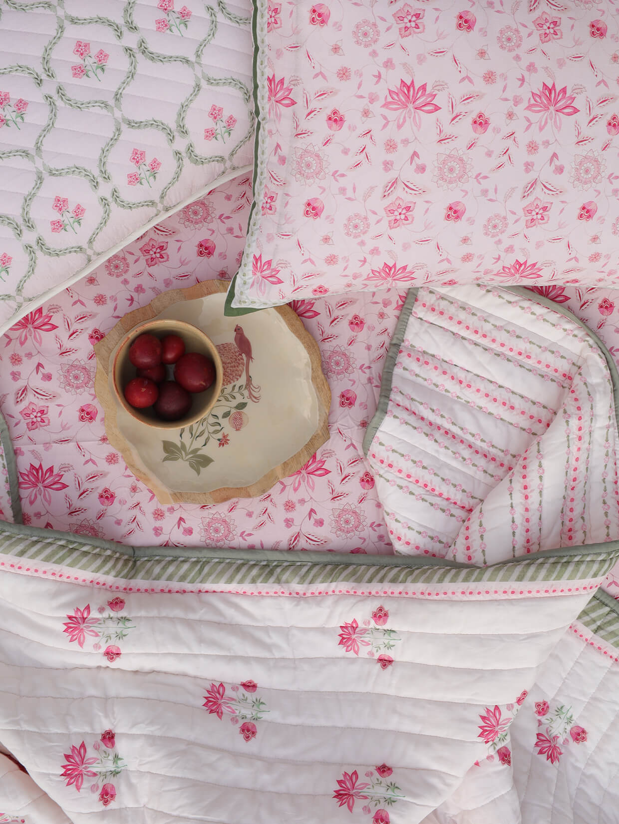 Nishat Bagh Bedding Set (Bedsheet + King Size quilt)