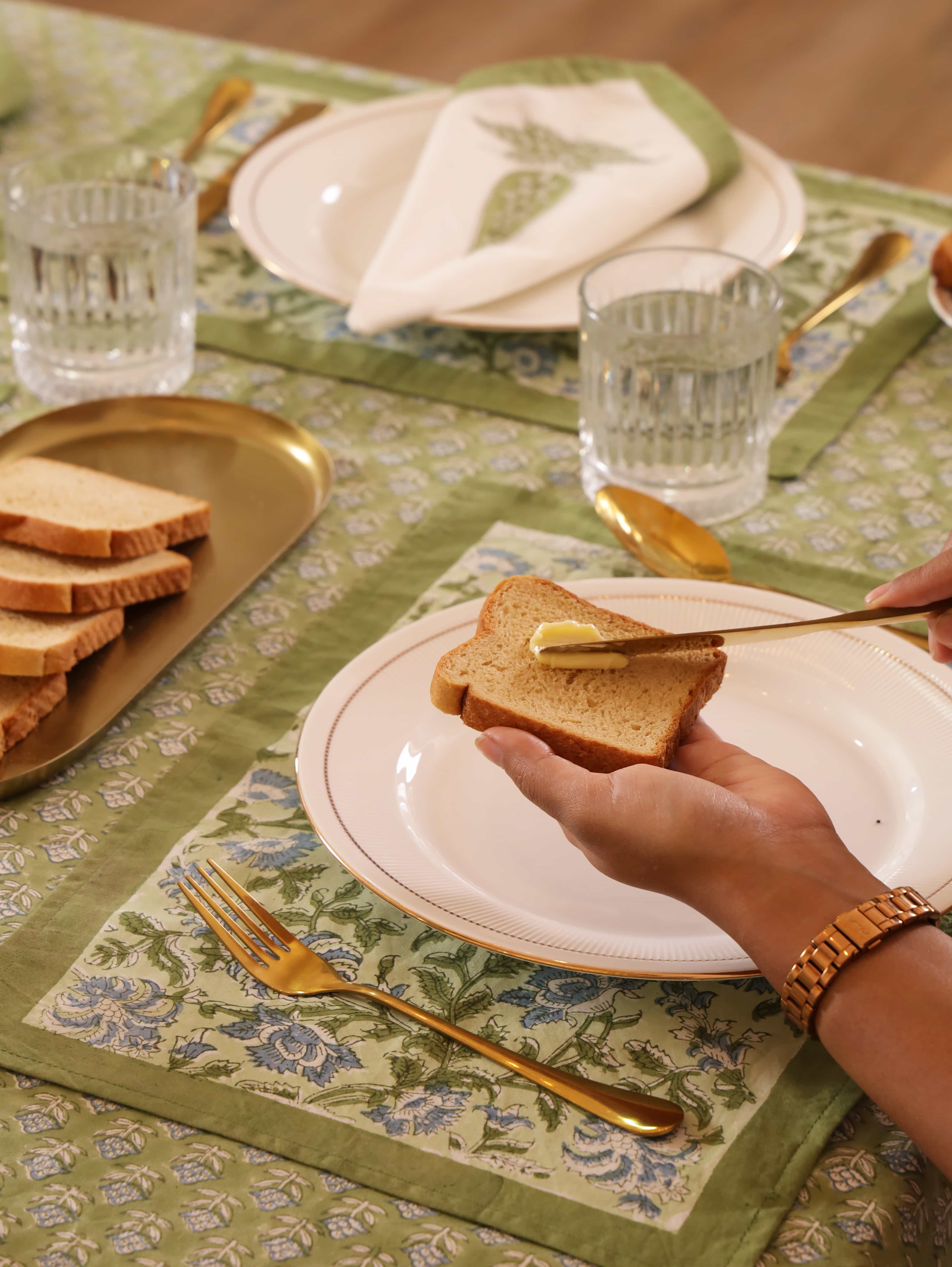 Table Linen Set (Table Cover + 6  Placemats)
